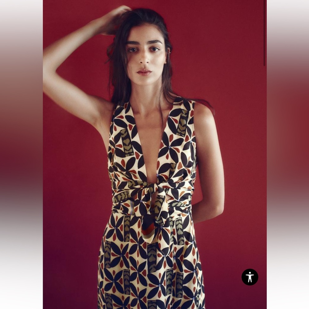 Zara printed cut out midi dress size XS new but without tags.